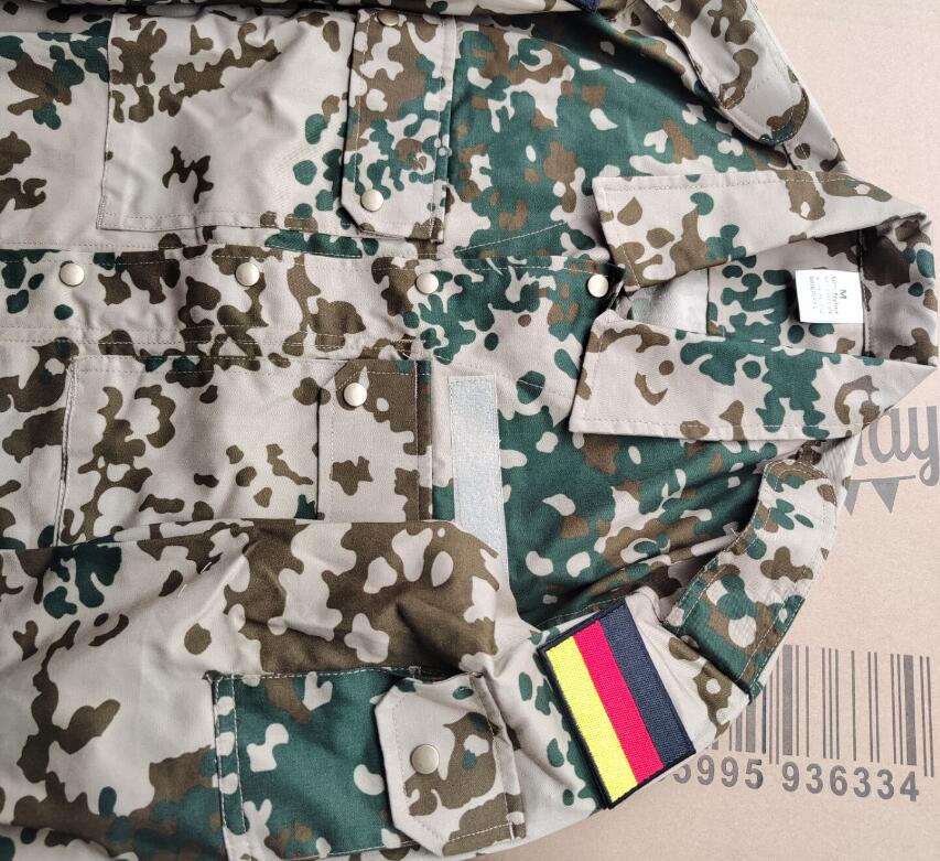 Uniforme Tattica "Bundeswehr Style" - Set Mimetico Flecktarn con Patch Bandiera