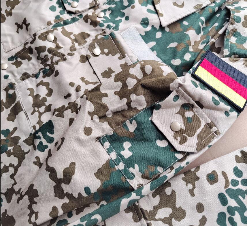 Uniforme Tattica "Bundeswehr Style" - Set Mimetico Flecktarn con Patch Bandiera
