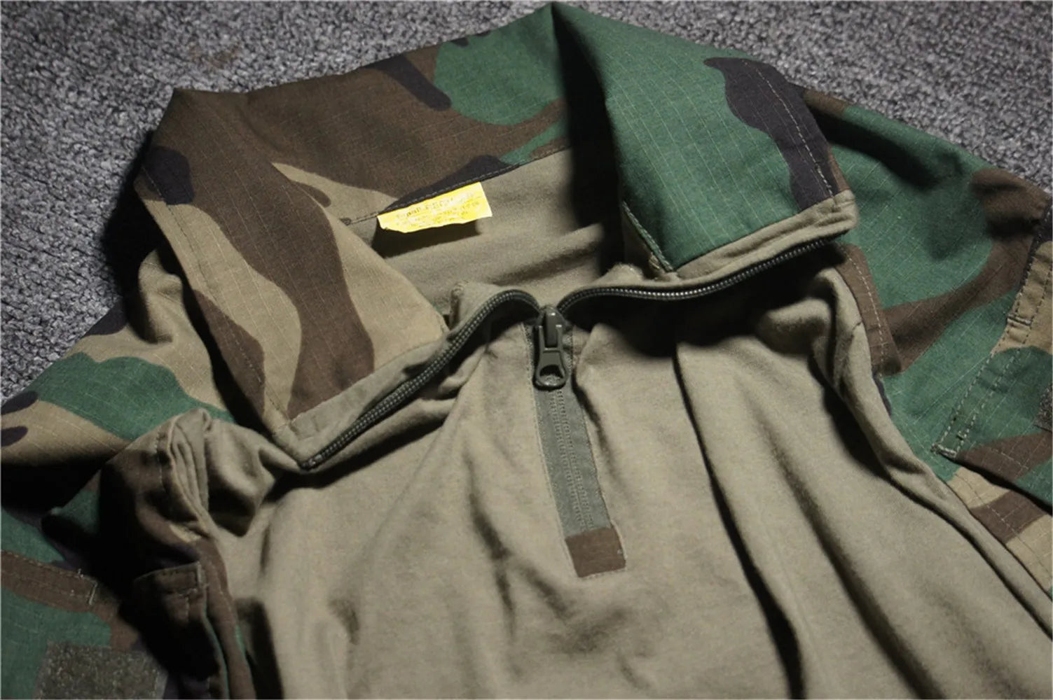 Combat Suit Tattica M81 Woodland – Set Pantaloni e combat shirt