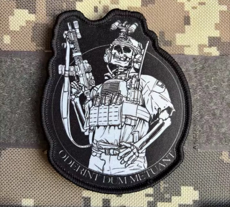 Patch Tattica "Oderint Dum Metuant" – Design Skull Operator