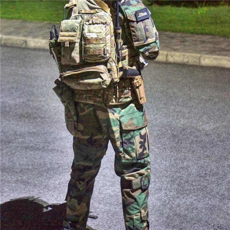 Combat Suit Tattica M81 Woodland – Set Pantaloni e combat shirt